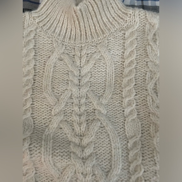 Mango Cropped Sweater - Picture 5 of 5